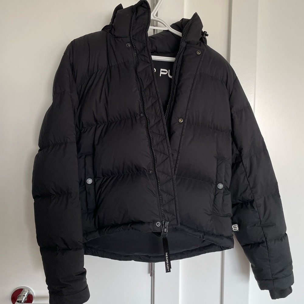 Super puff shorty matte black